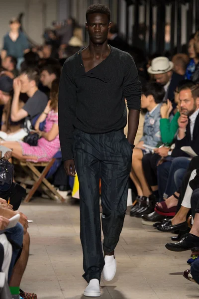 Look 32